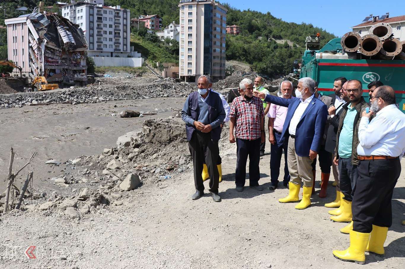 Yapıcıoğlu visits flood-hit areas in Black Sea Region